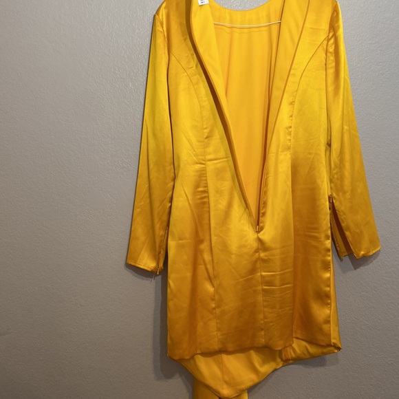 IEENA for Mac Duggal size 10 sillk yellow - Picture 12 of 16